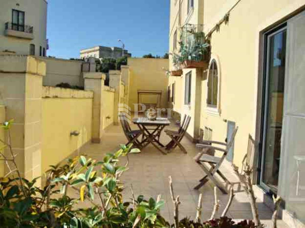 Pembroke - Maisonette