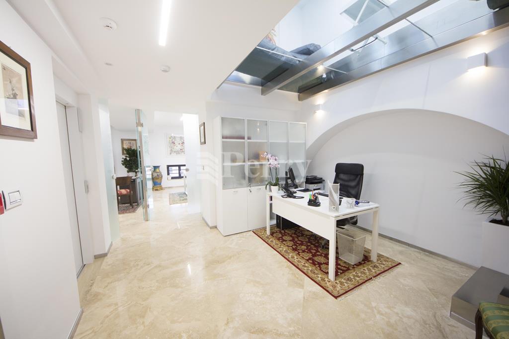 Sliema - Office