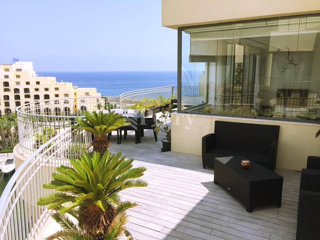 Portomaso, St Julians - Penthouse