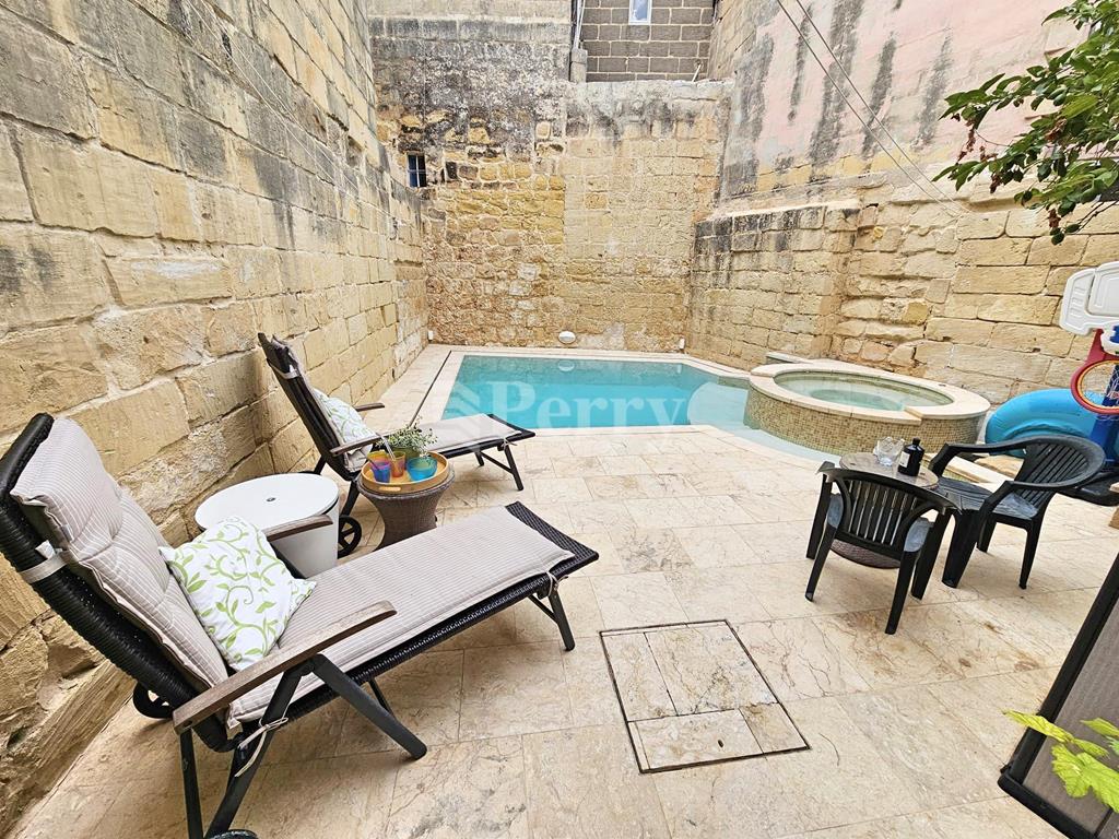 Naxxar - House of Character