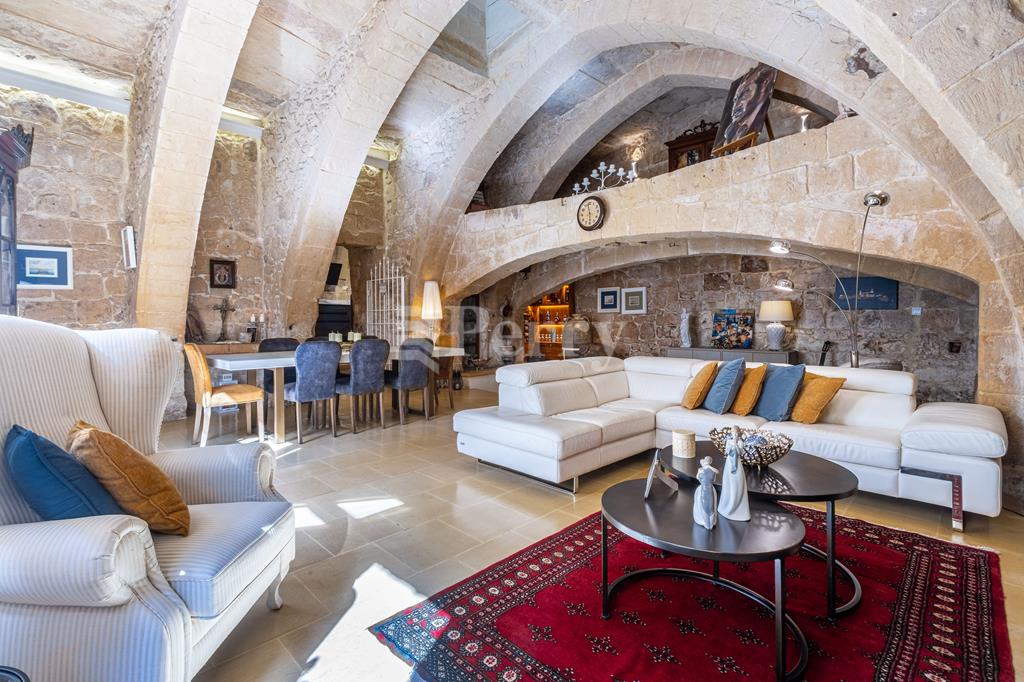 Qrendi - House of Character