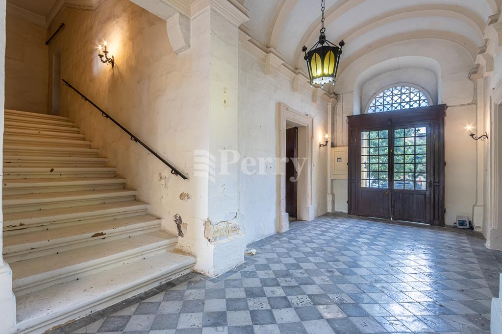 Tarxien - House of Character