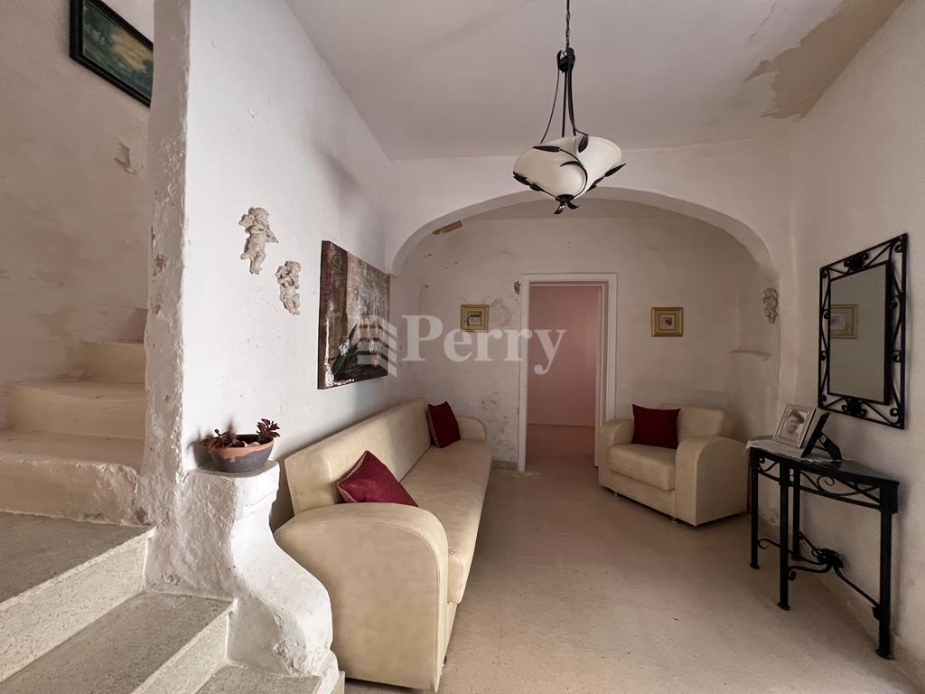 Lija - House of Character