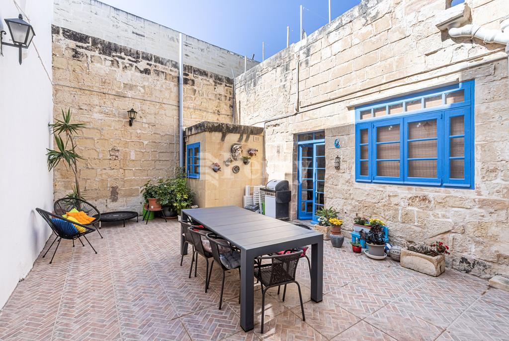 Lija - House of Character