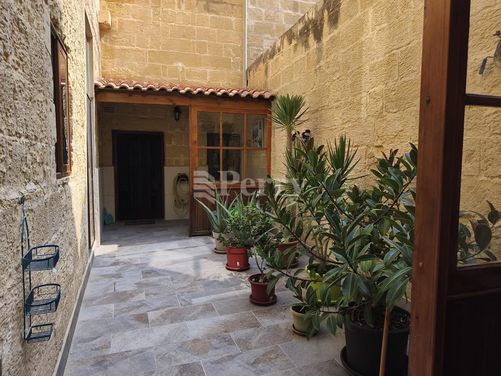 Qrendi - House of Character