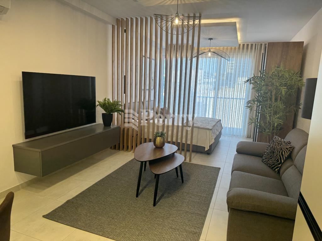 Gzira - Studio Apartment